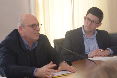 L'assessore regionale alla Funzione pubblica Sebastiano Callari all'incontro con i rappresentanti dei lavoratori di Insiel spa e il presidente Simone Puksic